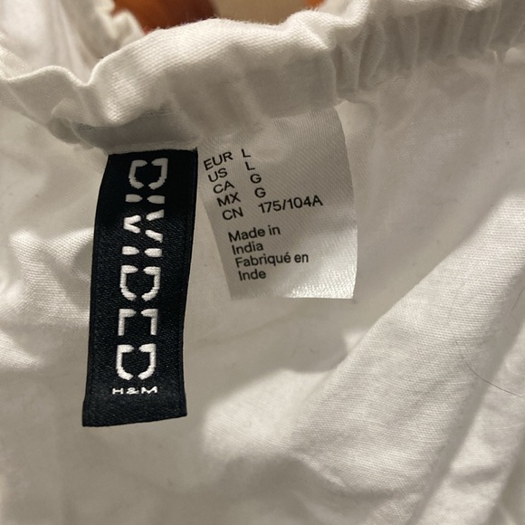 Wht Gathered Fabric Top - Picture 3 of 9